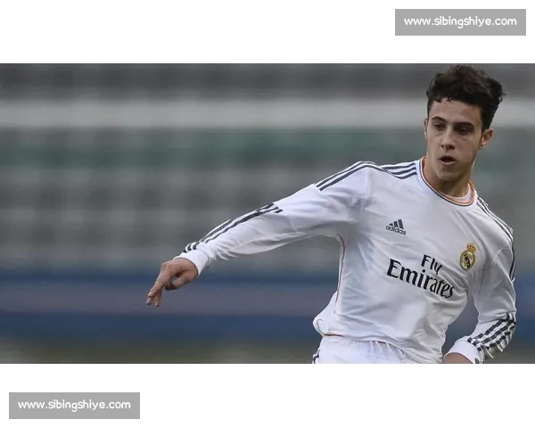 请假赴约伯纳乌！阿什拉夫见证皇马德比险胜